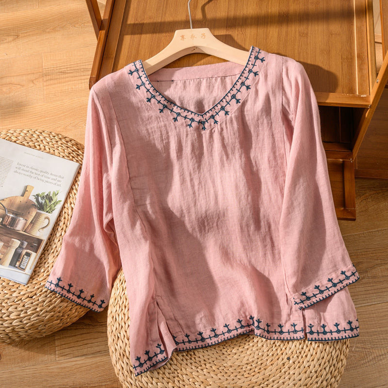 Saoirse – Embroidered V-Neck Blouse